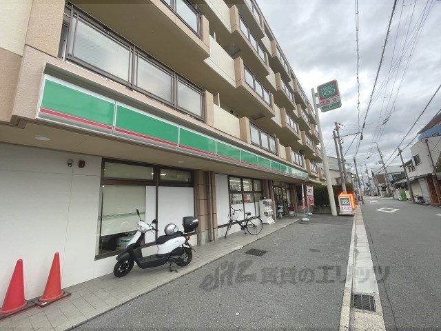 コンビニ　ローソンストア１００稲田新町（コンビニ）まで600m
