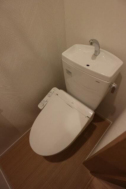 トイレ　ゆったりとした空間のトイレです