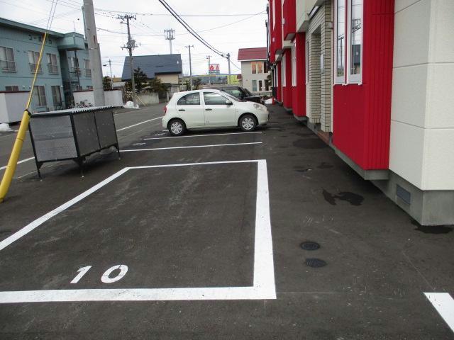 駐車場　駐車場