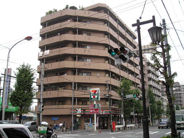 コンビニ　セブンイレブン戸田本町１丁目店（コンビニ）まで20m