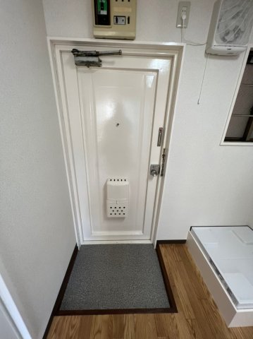 玄関　同間取り別室写真