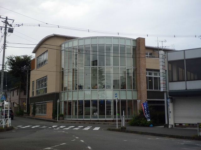 図書館　平山図書館（図書館）まで450m