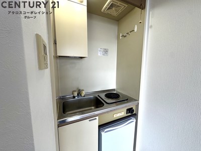 キッチン　電気コンロ付きのコンパクトなキッチン！