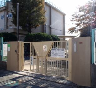 小学校　杉並区立高井戸第四小学校（小学校）まで381m