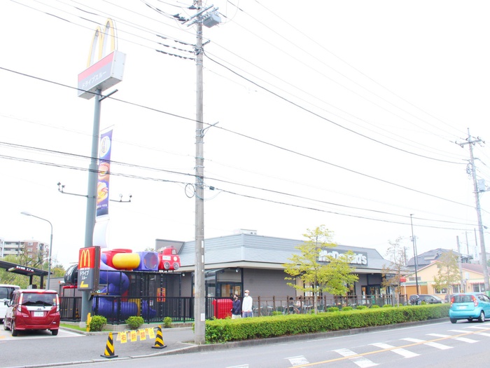 飲食店　マクドナルド（飲食店）まで608m