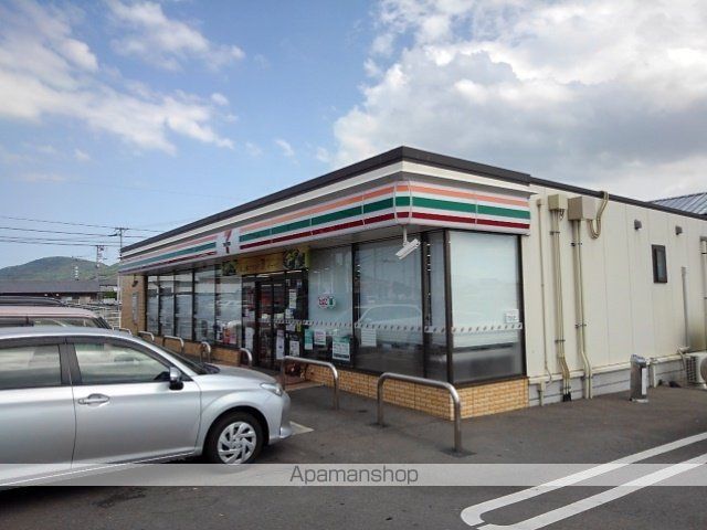 コンビニ　セブンイレブン宇多津町東分店（コンビニ）まで450m