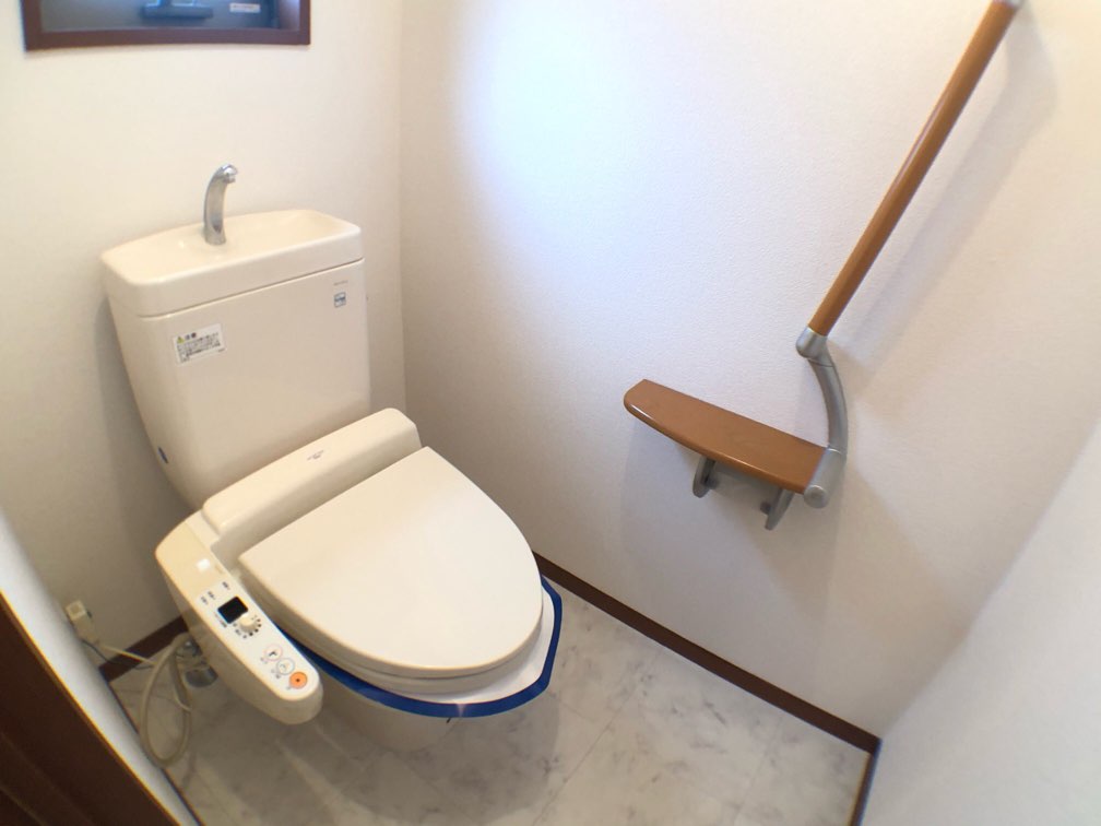 トイレ　シンプルで使いやすいトイレです♪