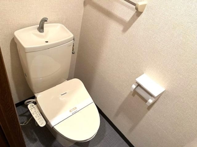 トイレ　参考写真（同物件別部屋）