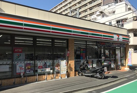 コンビニ　セブンイレブン高田馬場3丁目中央店（コンビニ）まで335m