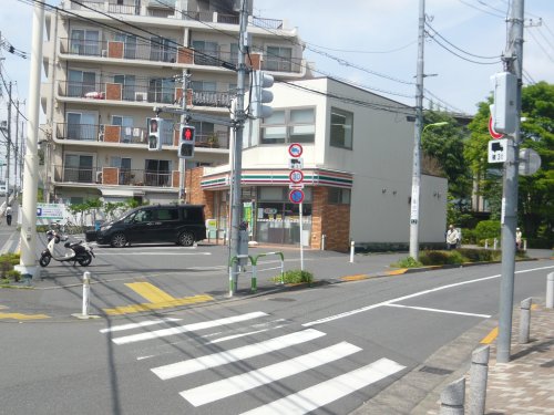 コンビニ　セブンイレブン 世田谷宮坂3丁目店（コンビニ）まで150m