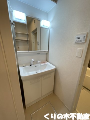 洗面設備　同タイプのお部屋です（現況を優先します）