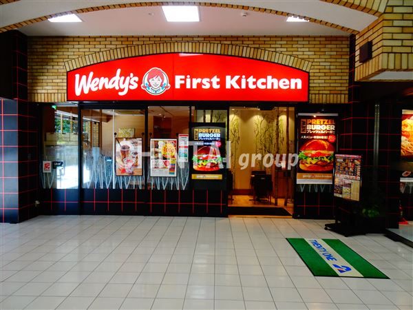 飲食店　ウェンディーズ ファーストキッチン 笹塚（飲食店）まで399m