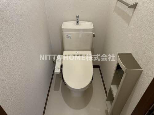 トイレ　暖房洗浄付きのトイレになります◇
