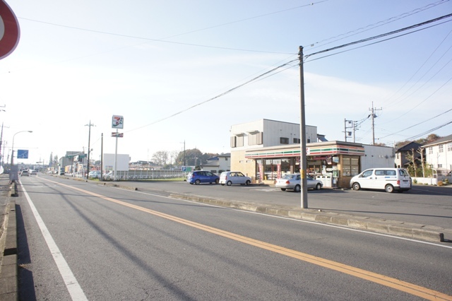 コンビニ　セブンイレブン（コンビニ）まで370m