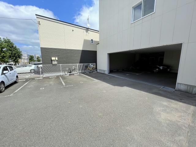 駐車場　駐車場