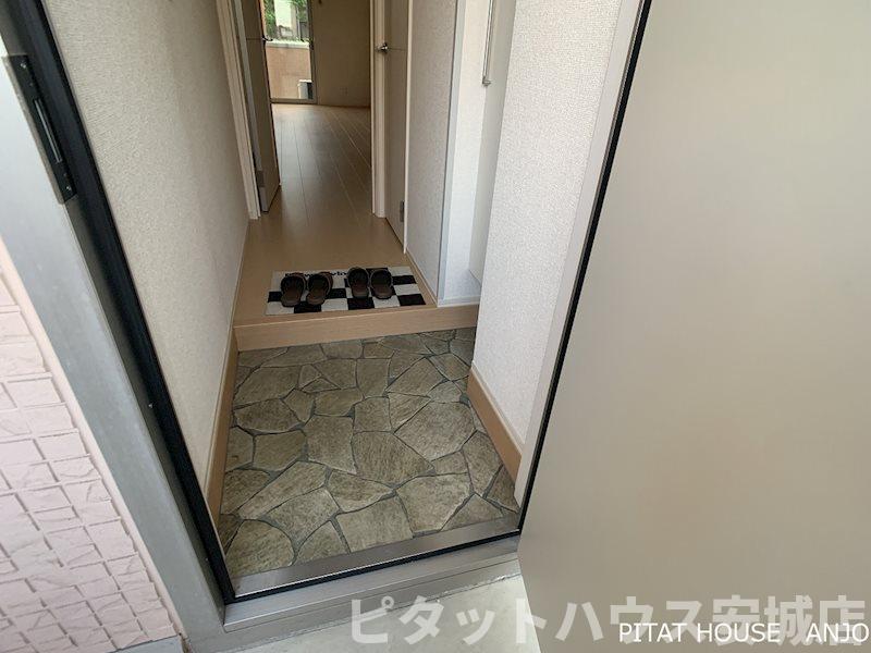 玄関　102参考写真