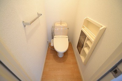 トイレ　綺麗な温水洗浄便座のトイレ♪