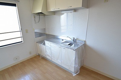 キッチン　上下に収納完備の綺麗なキッチン♪