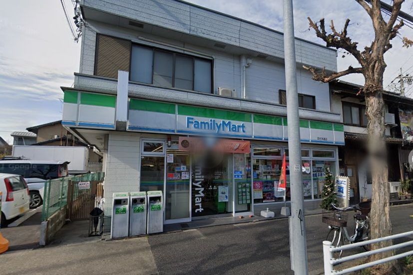 コンビニ　ファミリーマート田代本通店（コンビニ）まで140m