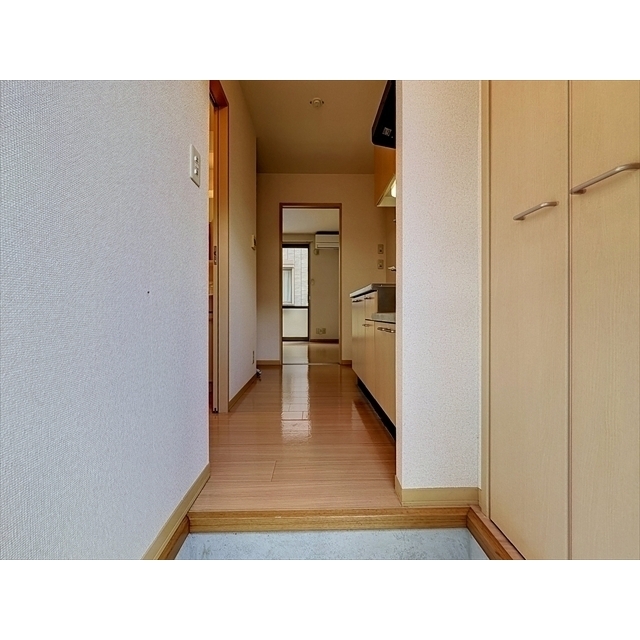 玄関　靴箱もしっかりある玄関まわりです