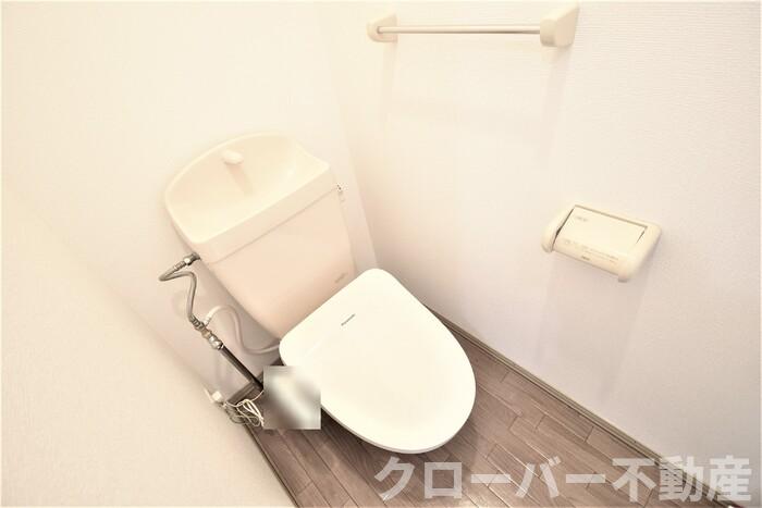 トイレ　温水洗浄暖房便座