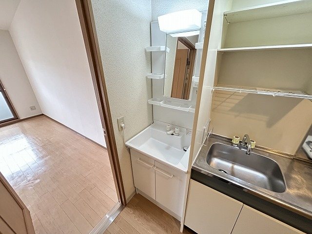 洗面設備　同マンション別部屋