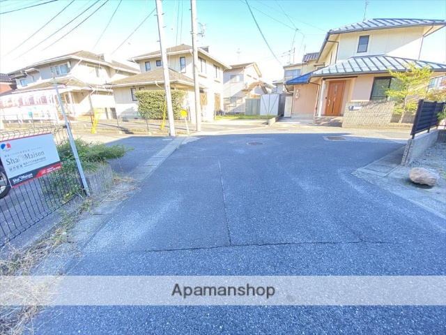 その他　前面道路（その他）まで0m