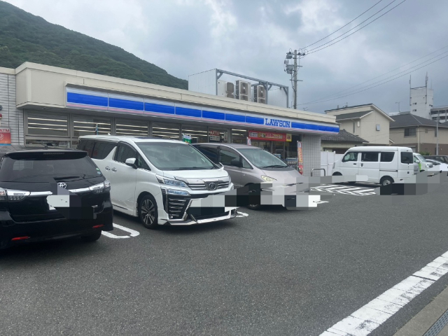 コンビニ　ローソン小倉霧ケ丘三丁目店（コンビニ）まで432m