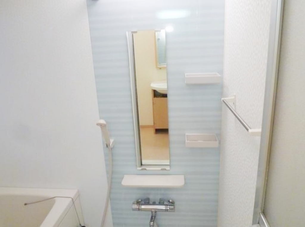 その他設備　※別部屋参考写真☆浴室大きめな鏡☆