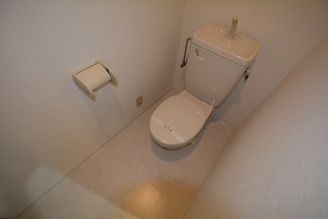 トイレ　コンパクトで使いやすいトイレです♪
