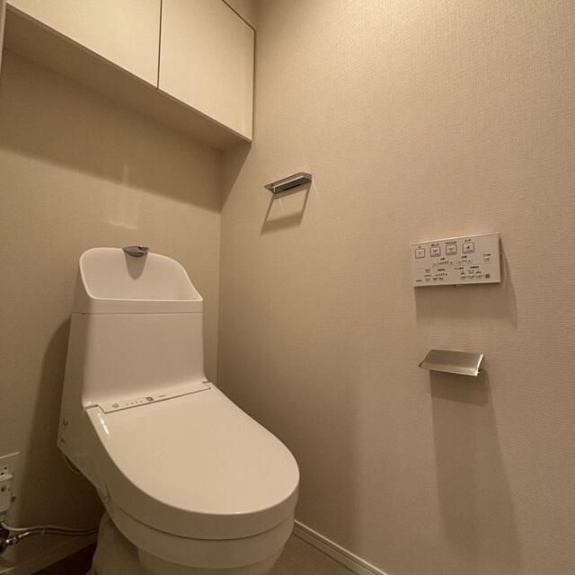 トイレ　同タイプ部屋　参考写真です