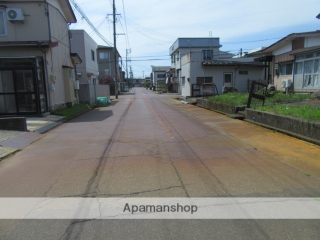 その他　前面道路（その他）まで0m