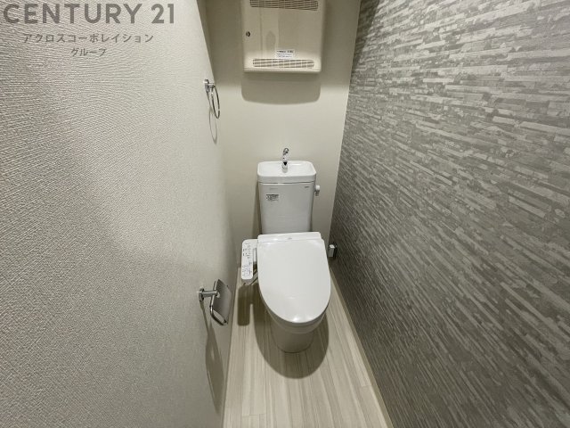 トイレ　温水洗浄便座付きのトイレです♪