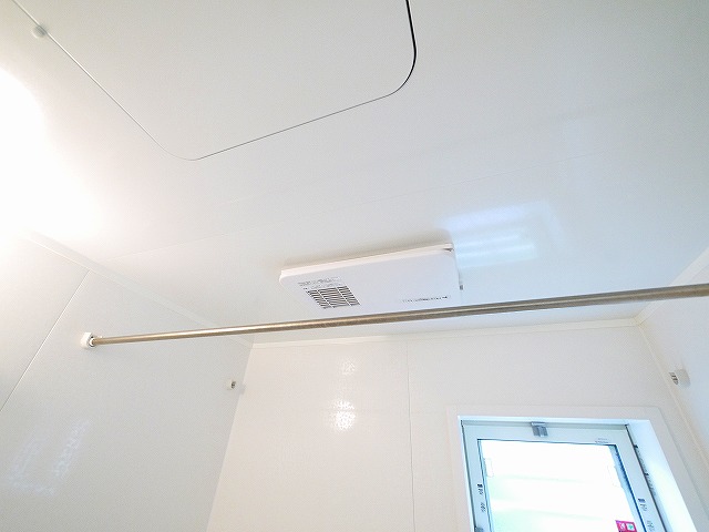 その他設備　浴室乾燥機付き