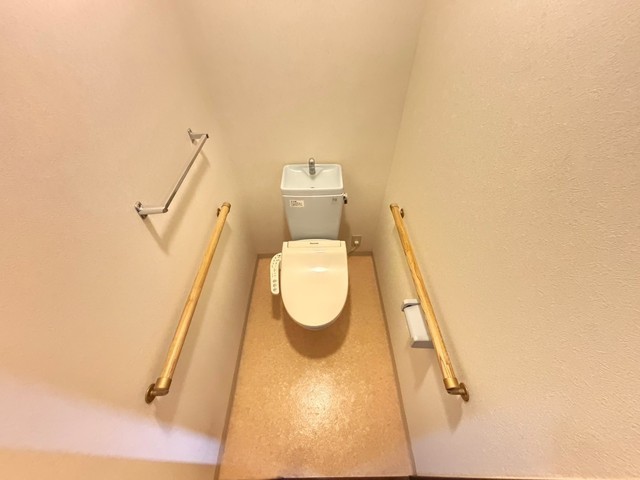 トイレ　別号室の写真です