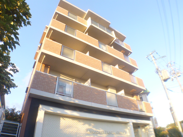 建物外観　阪急御影駅前のマンションです