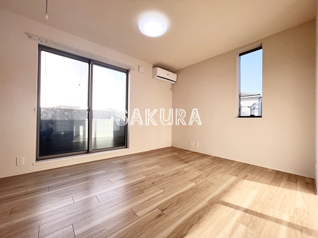 居室・リビング　開放感のあるゆったりとしたお部屋です♪