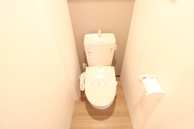 トイレ　シャワートイレ完備♪