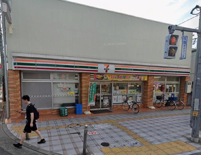コンビニ　セブンイレブン（コンビニ）まで100m