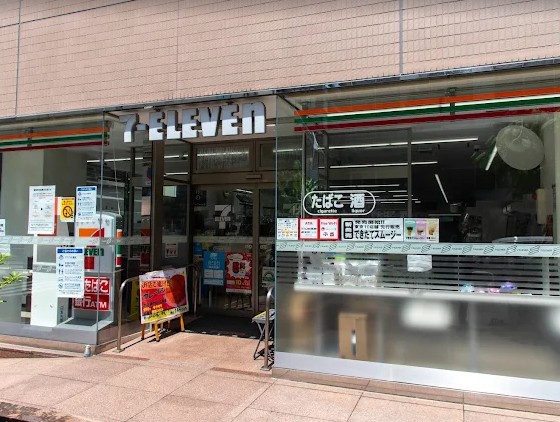 コンビニ　セブンイレブン千代田岩本町1丁目店（コンビニ）まで154m