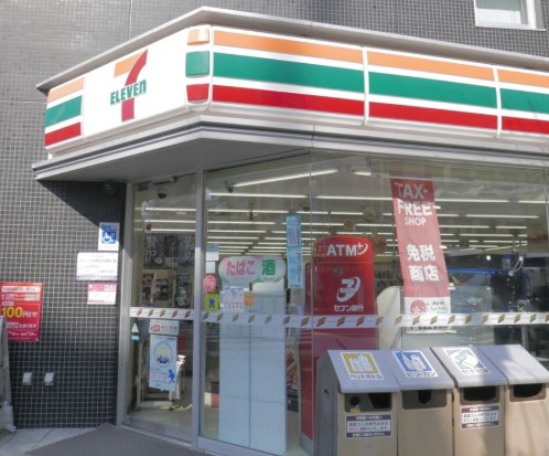 コンビニ　セブンイレブン千代田岩本町2丁目店（コンビニ）まで214m