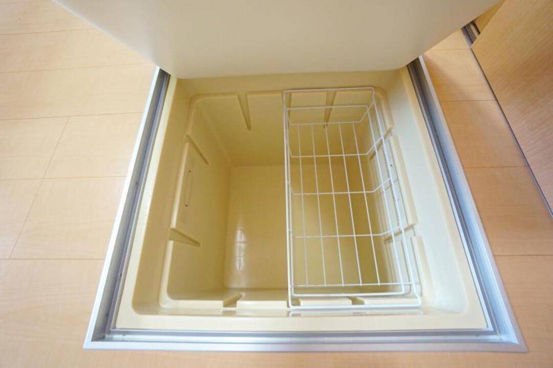 収納　床下収納