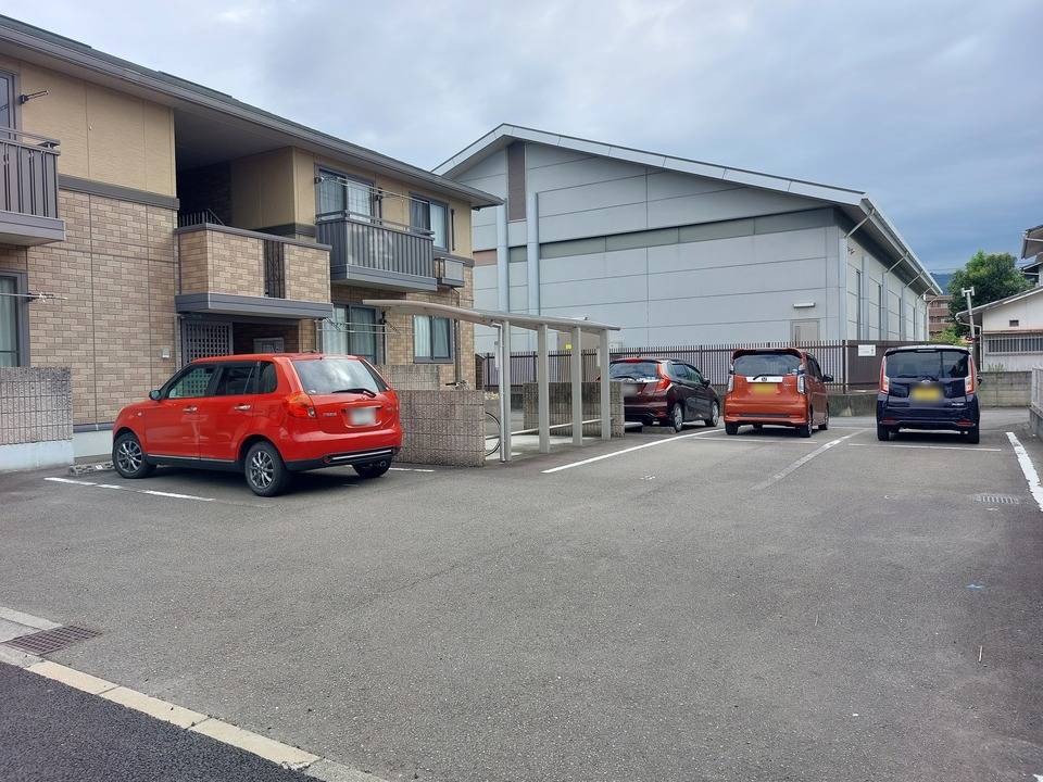 駐車場　駐車場