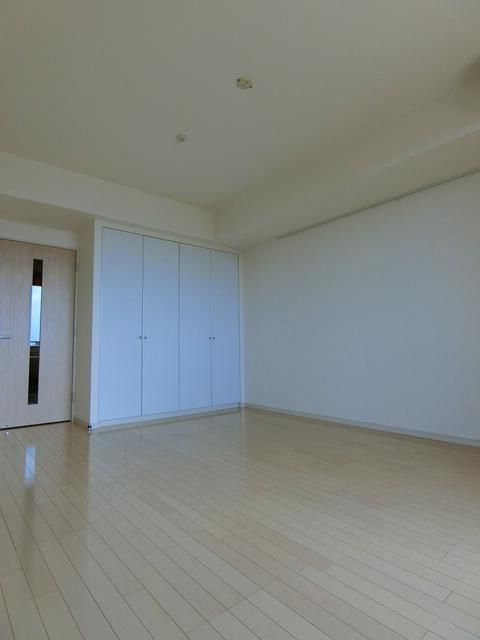 居室・リビング　■エアコン■24時間換気システム■ハンガーレール
