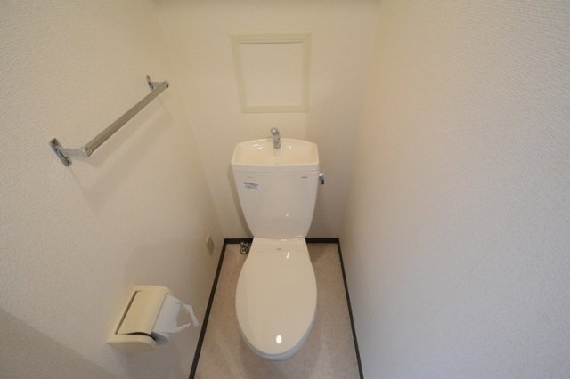 トイレ　シンプルで使いやすいトイレです♪