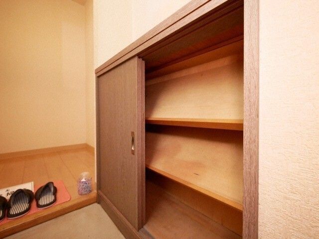その他　※写真は別号室です。