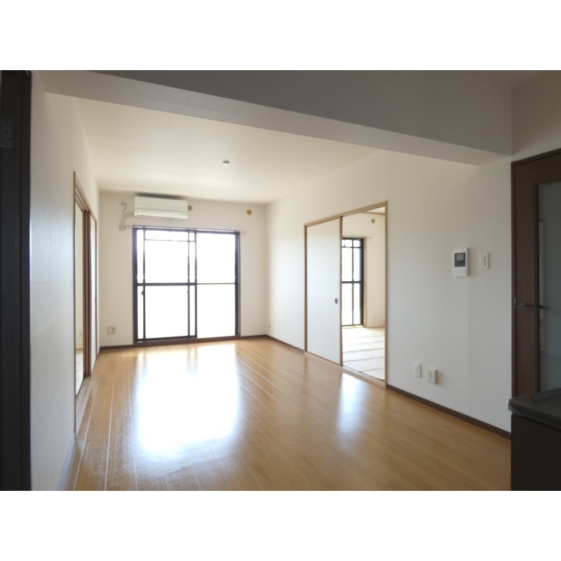 居室・リビング　日当たり良好なお部屋です