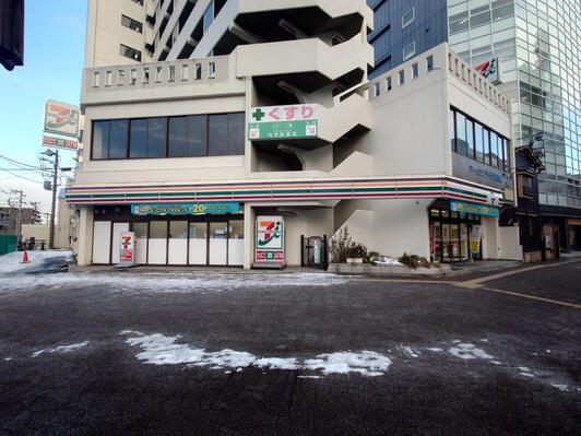 コンビニ　セブンイレブン仙台花京院店（コンビニ）まで343m