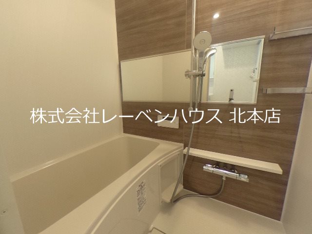 バス・シャワールーム　同物件別部屋参考写真