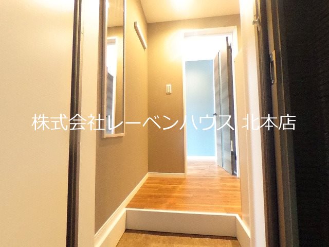 玄関　同物件別部屋参考写真